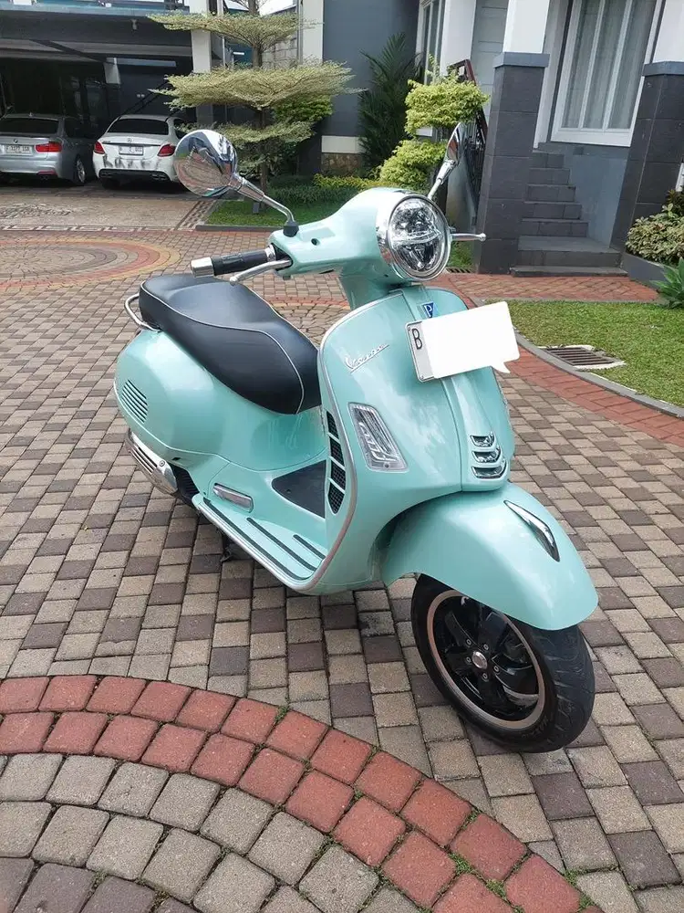 Vespa gts super 2023