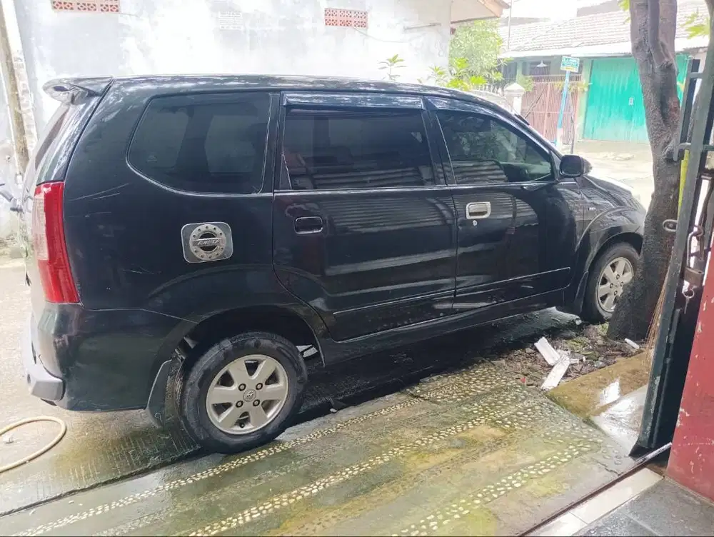Dijual Avanza G 1.3 manual tangan pertama cat original