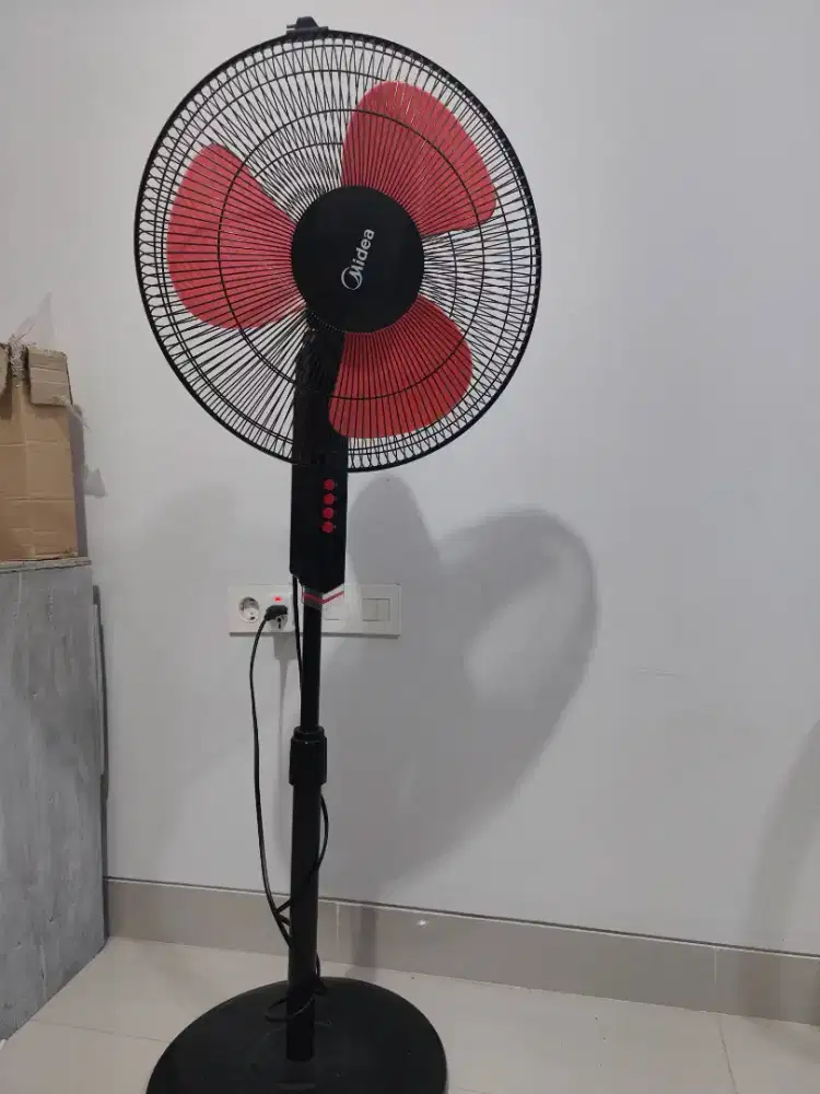 Kipas Angin stand Midea 16 inch