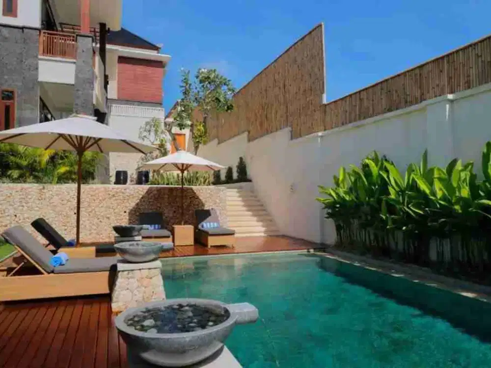 Dijual Vila Modern 7 Bedroom bebas banjir dekat pantai di Jimbaran