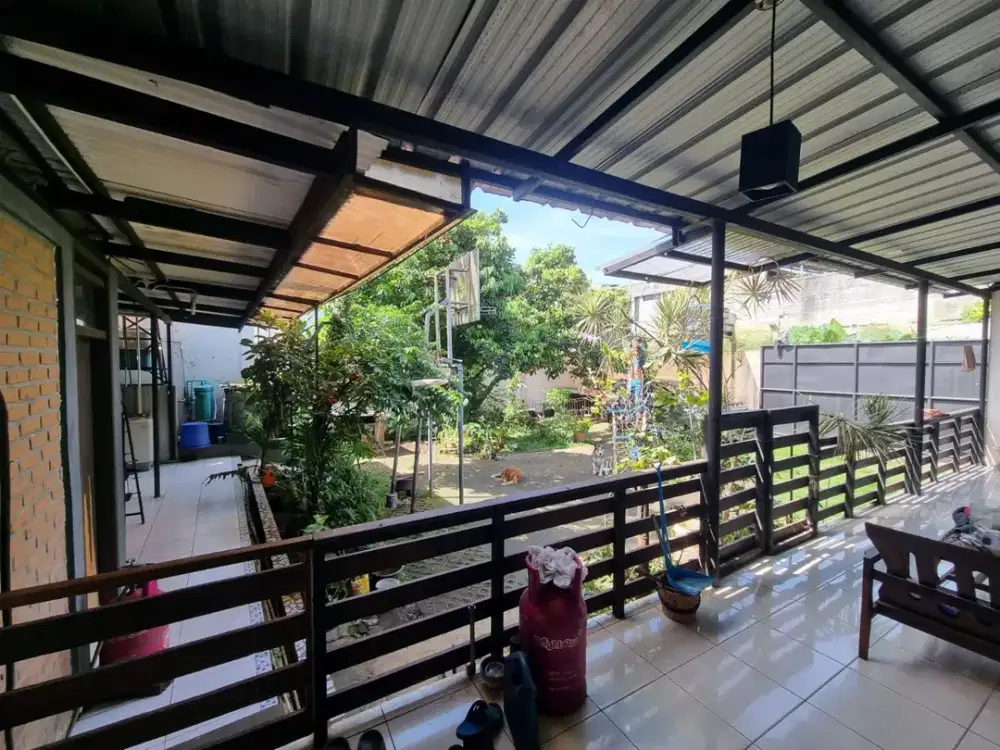 RUMAH LUAS ASRI NYAMAN 2 LANTAI TENGAH KOTA SIAP HUNI DI KEBON KAWUNG BANDUNG