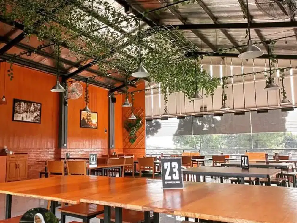 Ruko Ex Resto Luas 220 Disewakan di Cibinong Sukahati Bogor