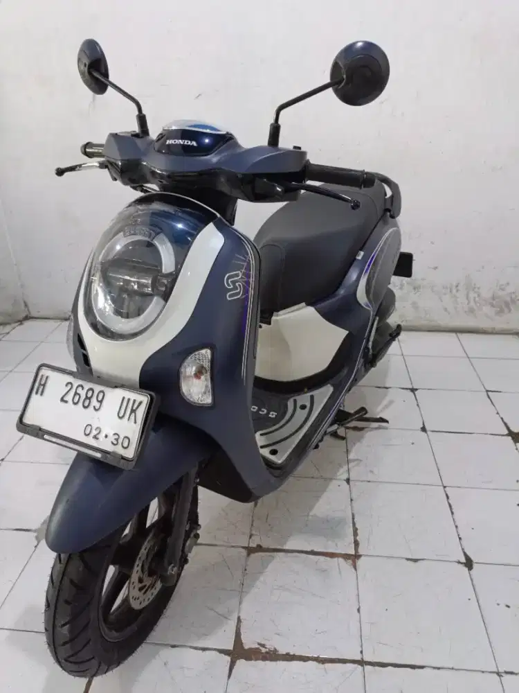 Scoopy 2024 biru