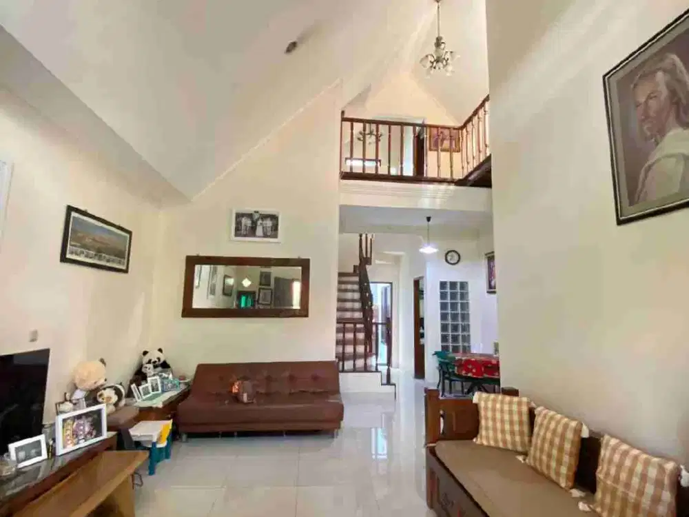 dijual Rumah di Sutera jelita alam sutera, 8x17, Selatan