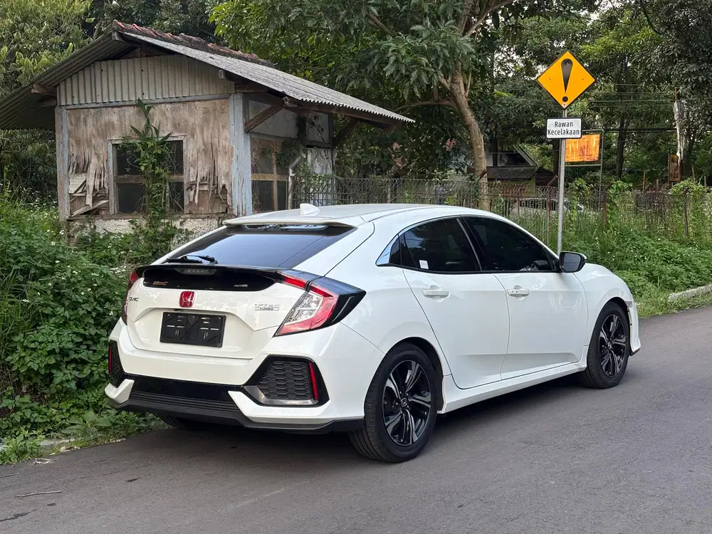 Civic Hatchback tahun 2018 plat B bekasi /tt boleh cash lebih bagus