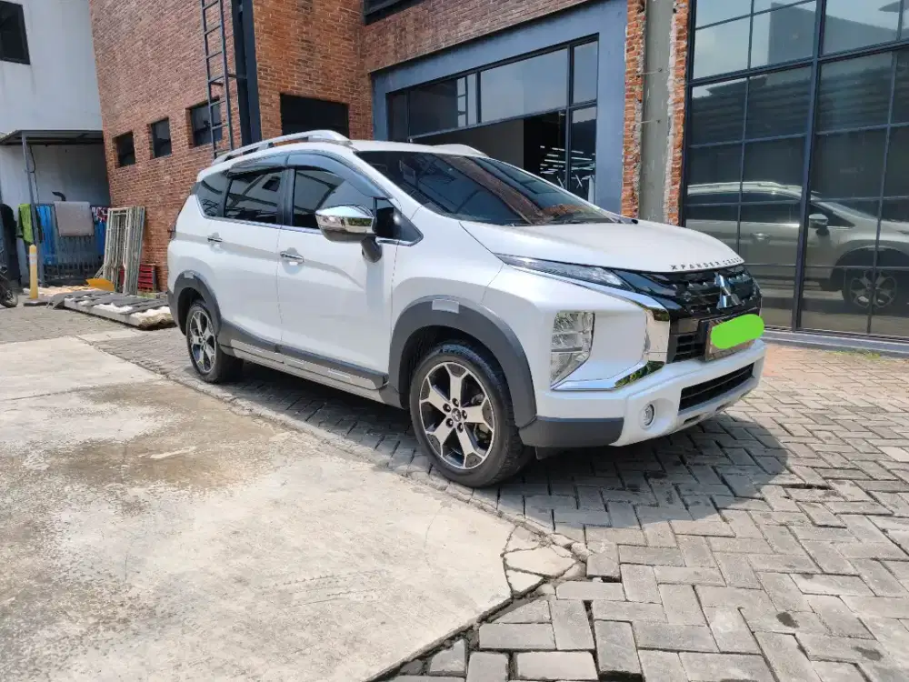Mitsubishi Xpander Cross 1.5 CVT Premium Package 2022 Putih