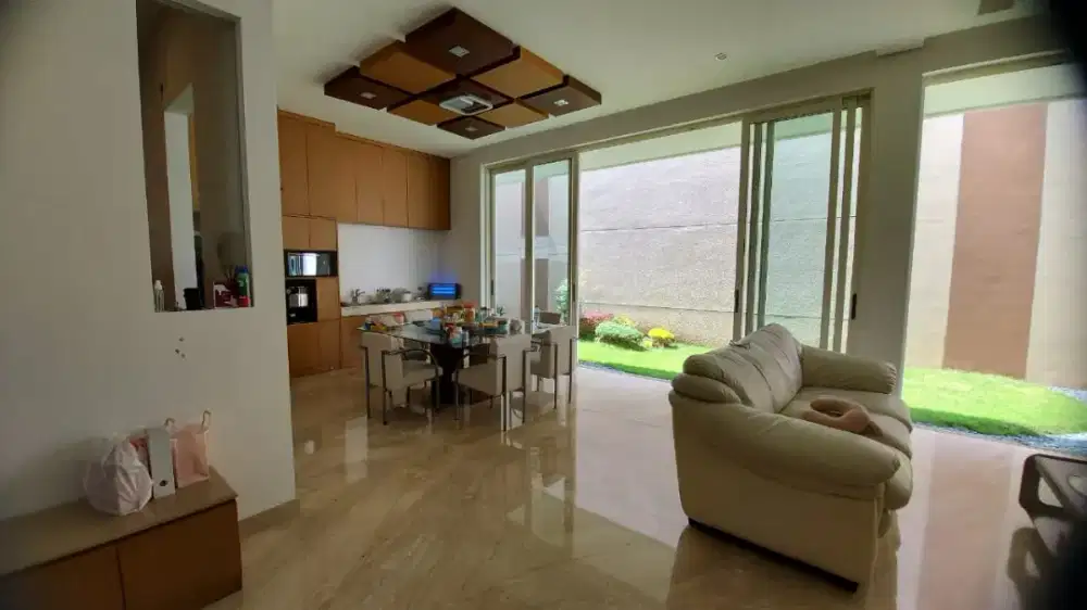 Rumah terawat siap pakai