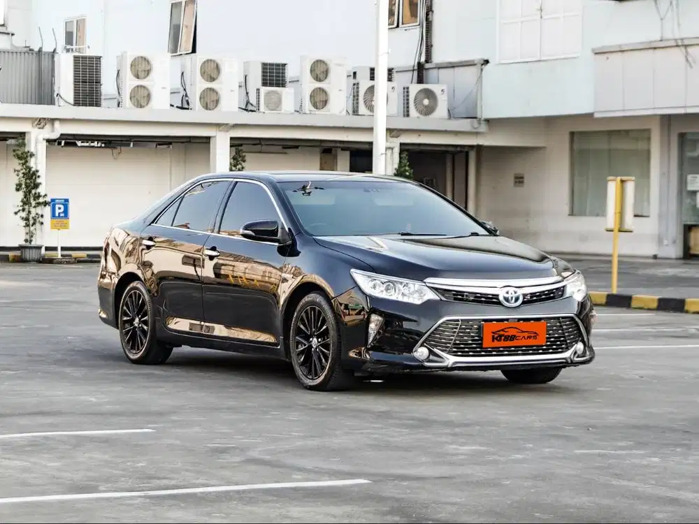 Camry 2.5 V Hybrid AT 2015
