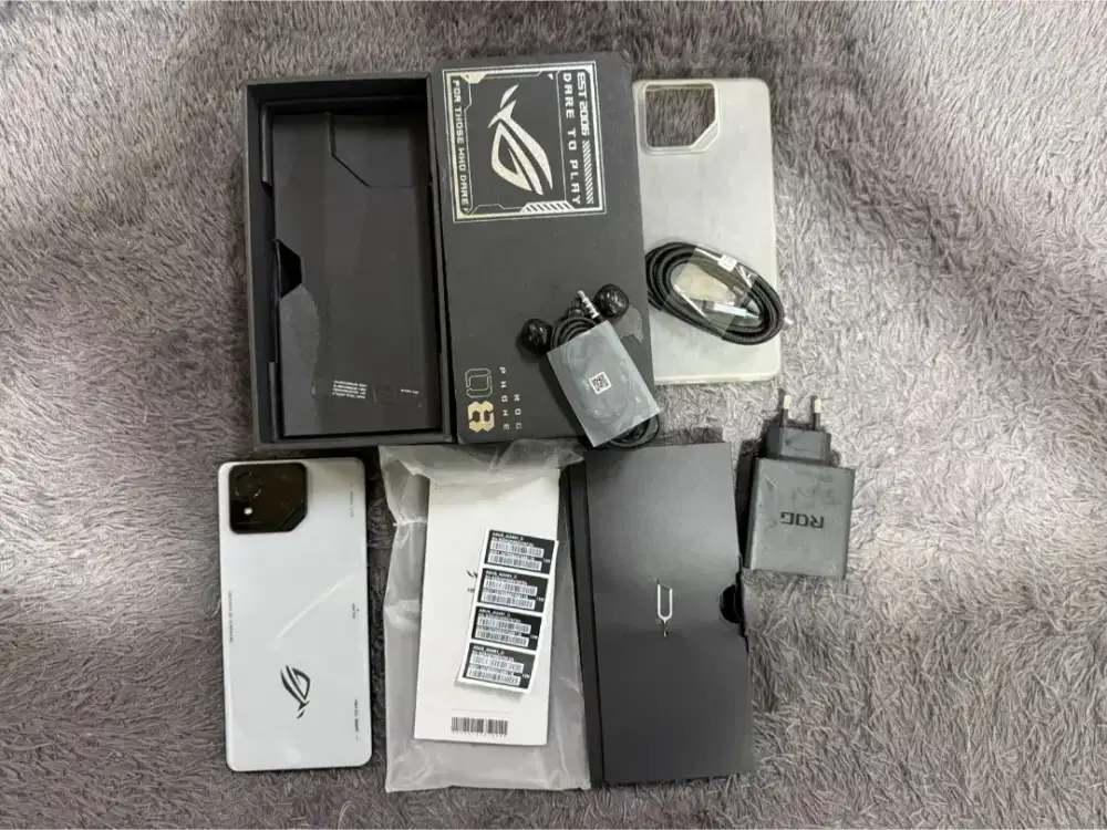 Asus Rog Phone 8 12/256GB 165Hz Fullset Bekas Garansi Resmi Mulus