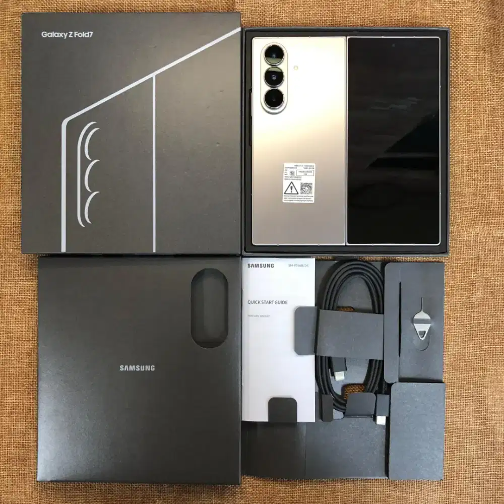Super Like new Samsung Z Fold 7 5G 512GB Silver Shadow Garansi Mar '27