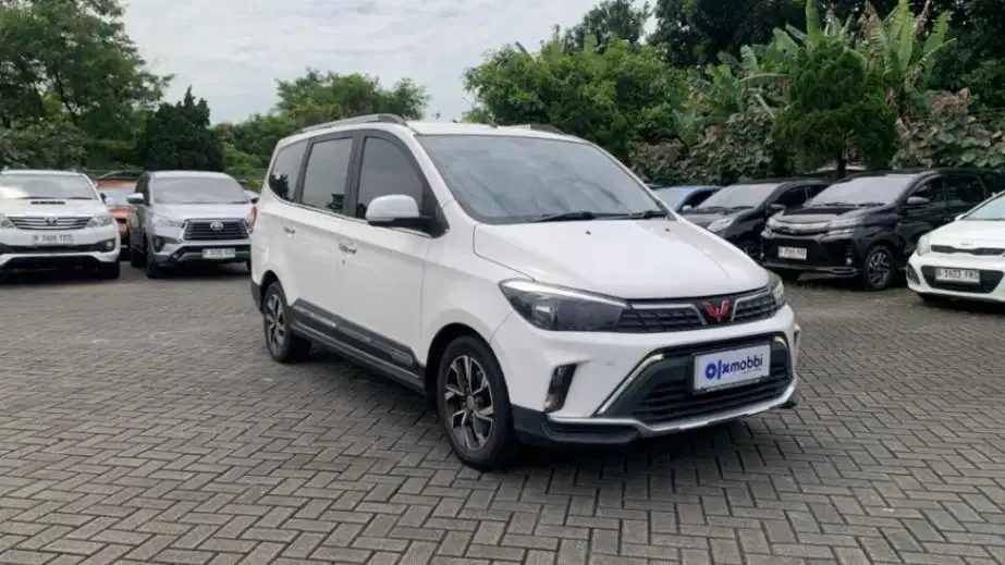 TERMURAH Wuling Confero S 1.5 L ACT Lux Plus Bensin-MT 2022 RKP B