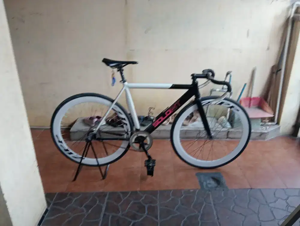 Sepeda Fixie Kondisi Bagus dan Siap Pakai