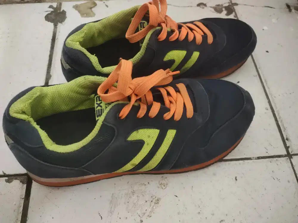 Dijual Sepatu EXR biru