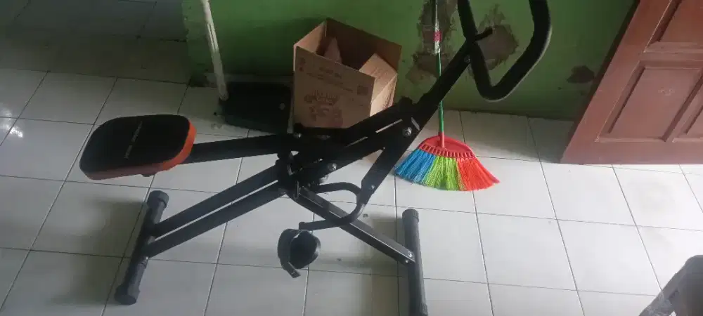 Alat buat gym otot kaki perut dan tangan