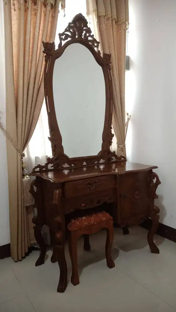 Meja Lemari Jati Ukir