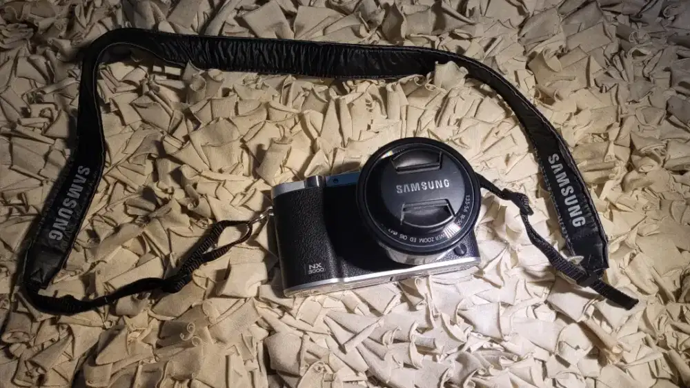 Mirrorless Samsung NX 3000