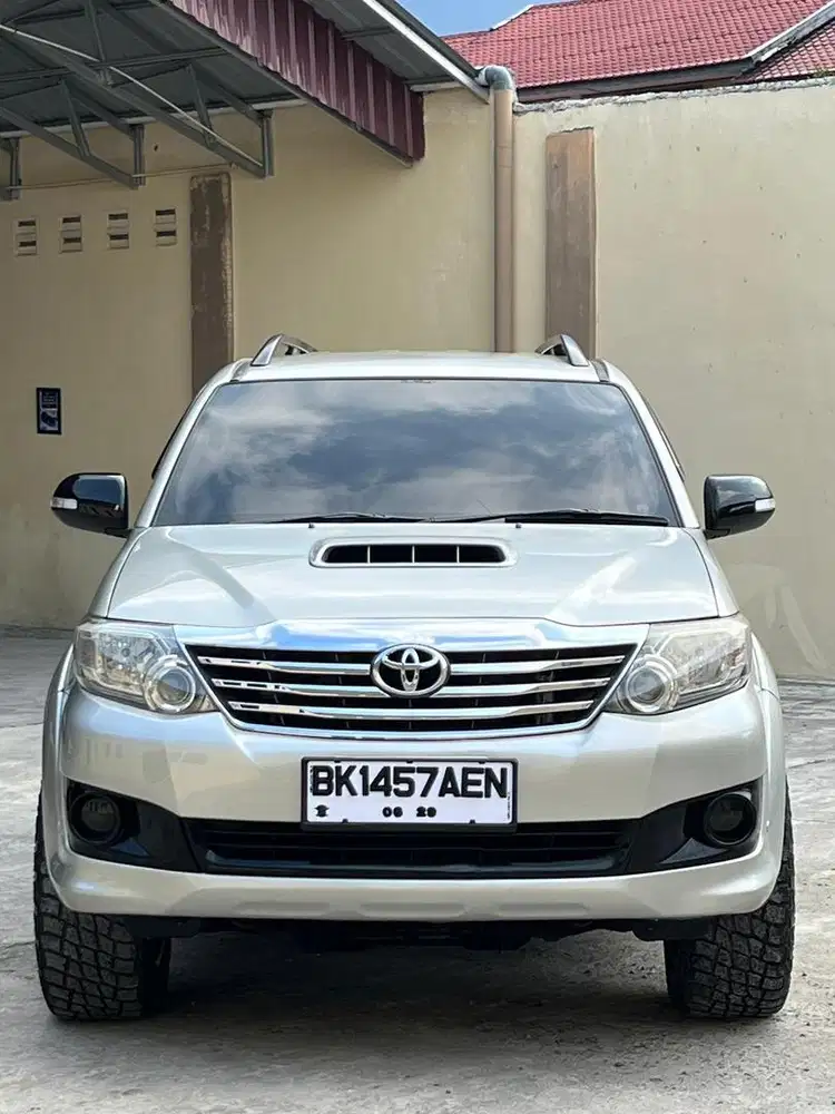 Toyota fortuner 2.5 G VNT at matic 2012