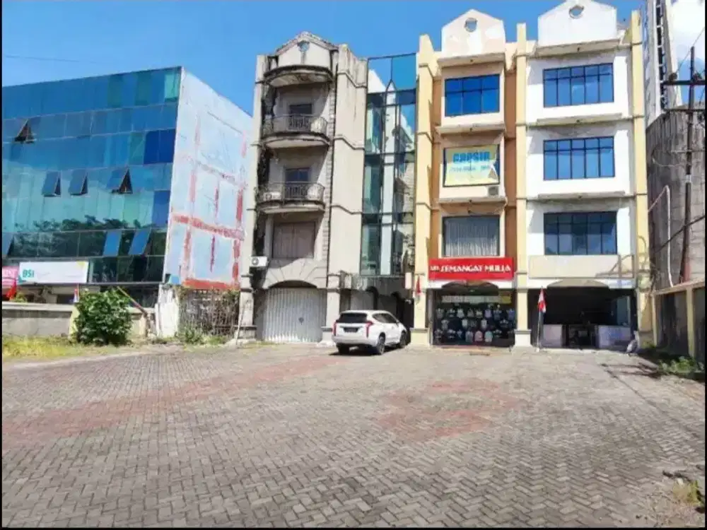 Dijual / disewakan : Ruko di Bunguran depan ITC, samping Pasar Atum Cocok buat kantor, ekspedisi, jualan online dll