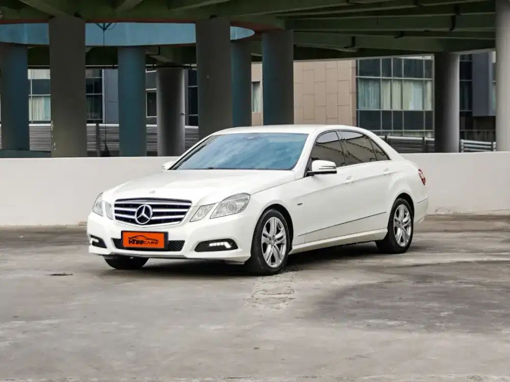 Mercedes Benz E250 AVG 2010 putih genap
