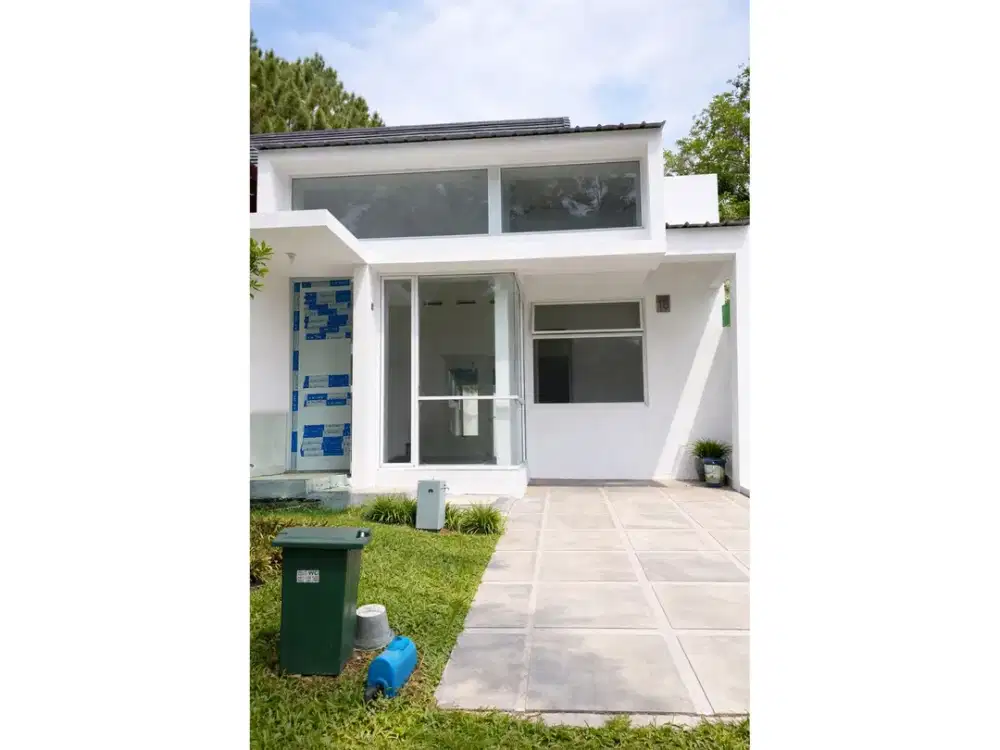 DIJUAL RUMAH BAGUS SIAP HUNI DI PINE FOREST SENTUL CITY SSR1018