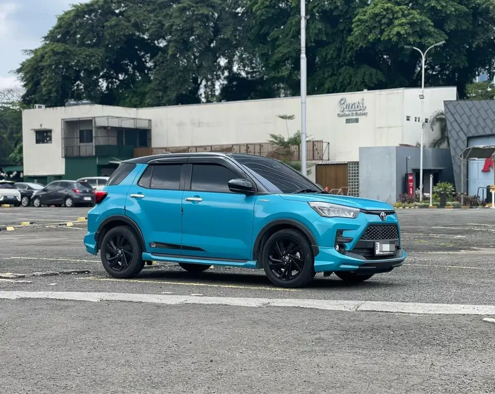 Gratis Balik Nama! Raize GR TSS 1.0 AT Matic 2023 Hitam Biru