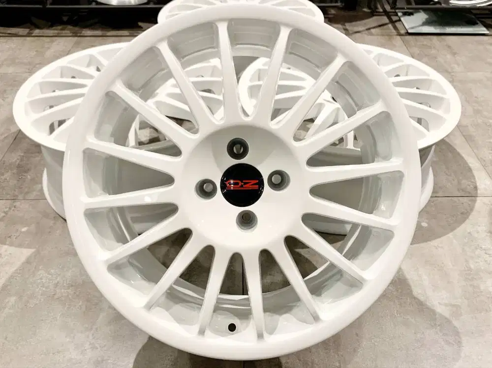 Velg Joe Wheels J29 (OZ Superturismo Look), R-17, Lebar 7.5, PCD 4x100