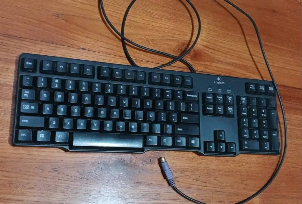 Keyboard Logitech K100