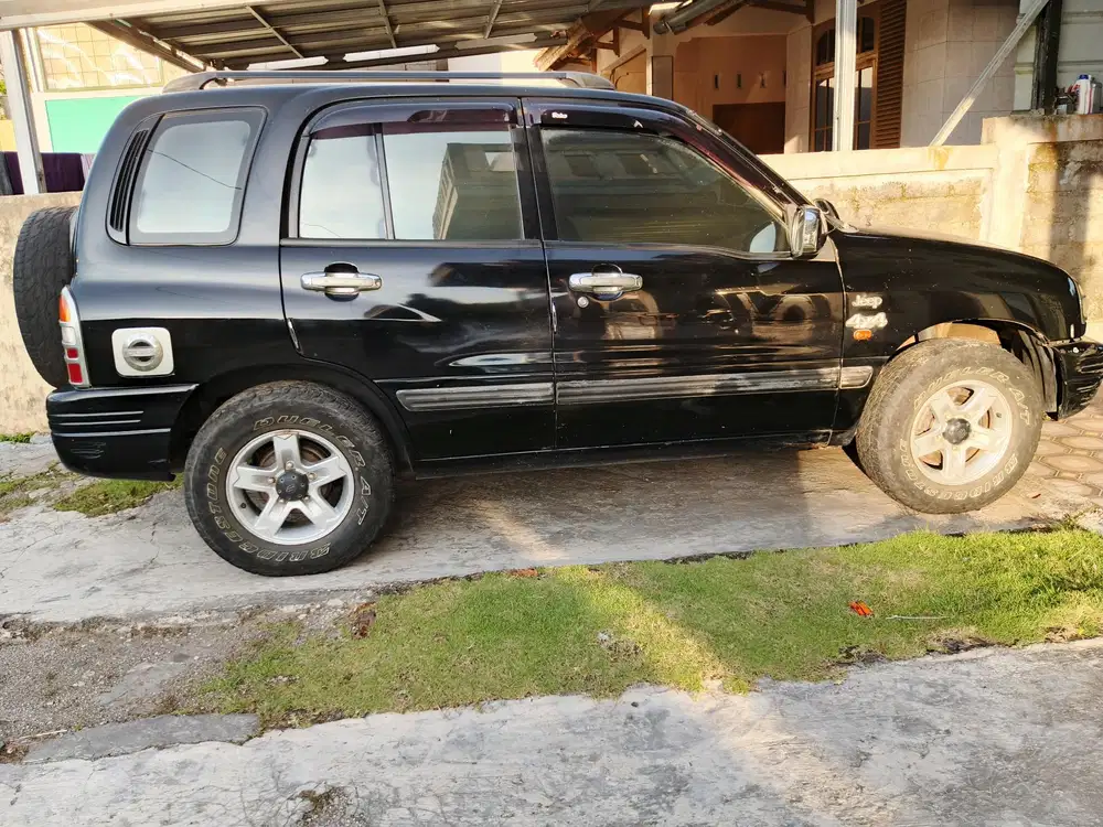 Suzuki Escudo 2003 Bensin