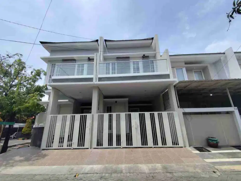 TENGGILIS MEJOYO SELATAN dekat UBAYA ‼️Rumah Baru 2 Lantai Strategis 50 Meter dari Jalan Raya