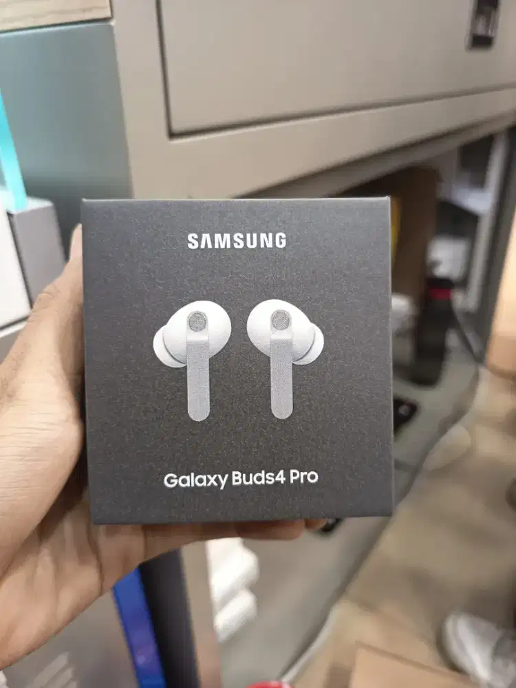 SAMSUNG BUDS 4 PRO