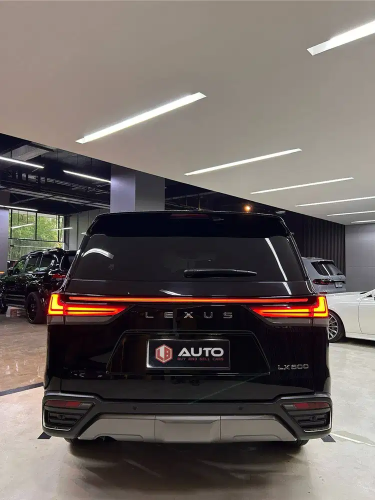 Lexus LX600 VIP 4-Seater 2024 Hitam Km12rb B888OM