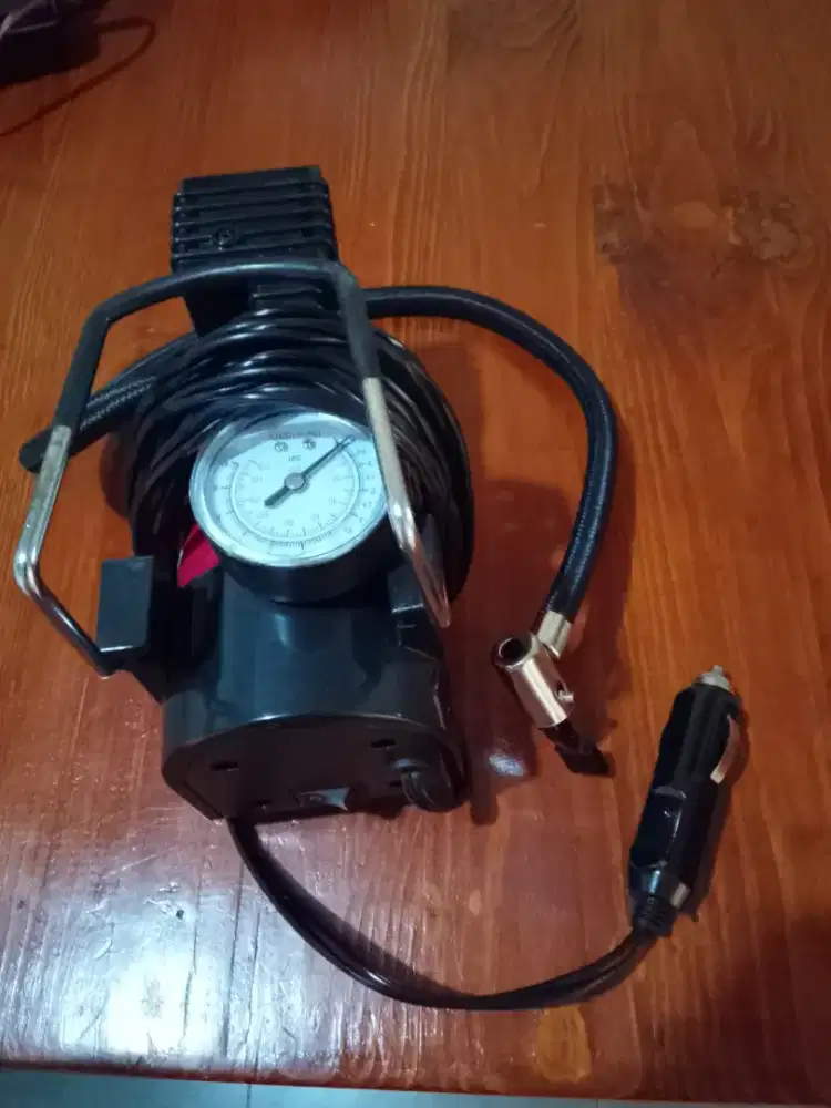 Pompa angin portable