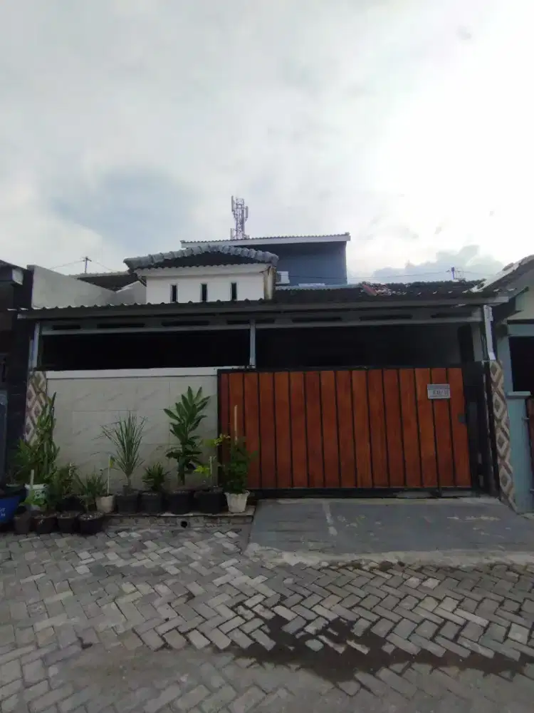 Rumah 2 Lantai Plamongan Indah