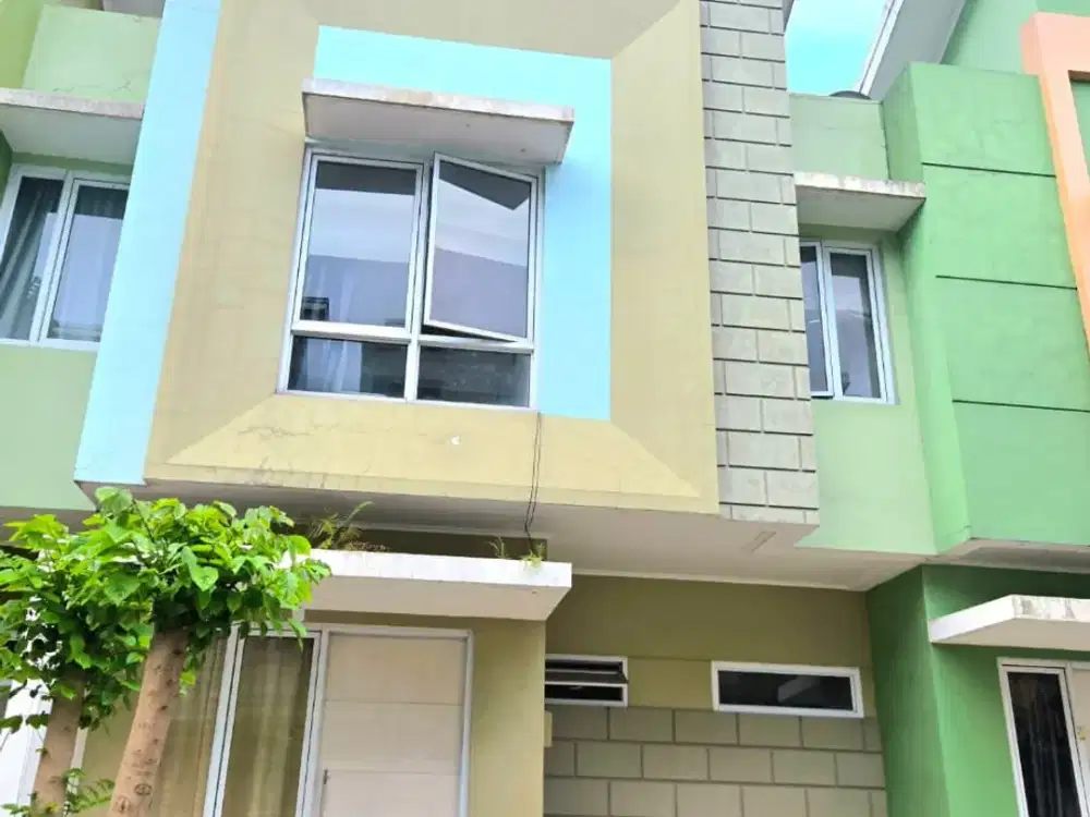 Disewakan Rumah 2 lantai  Arcadia Village dekat Kuliner