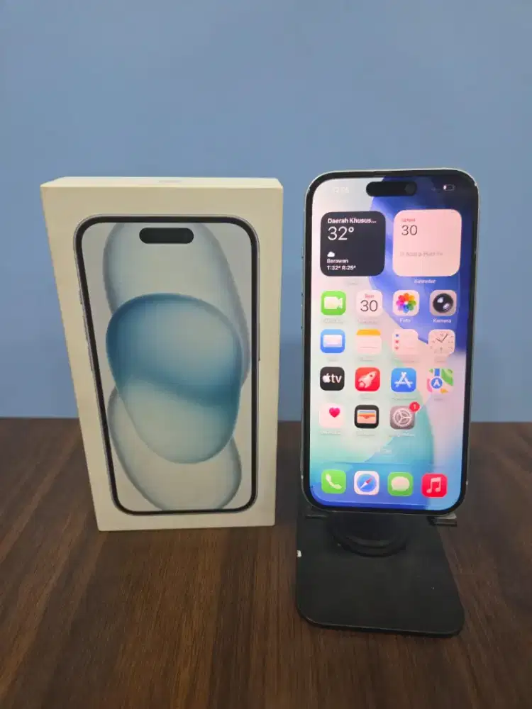 Second Iphone 15 256 GB blue resmi ibox