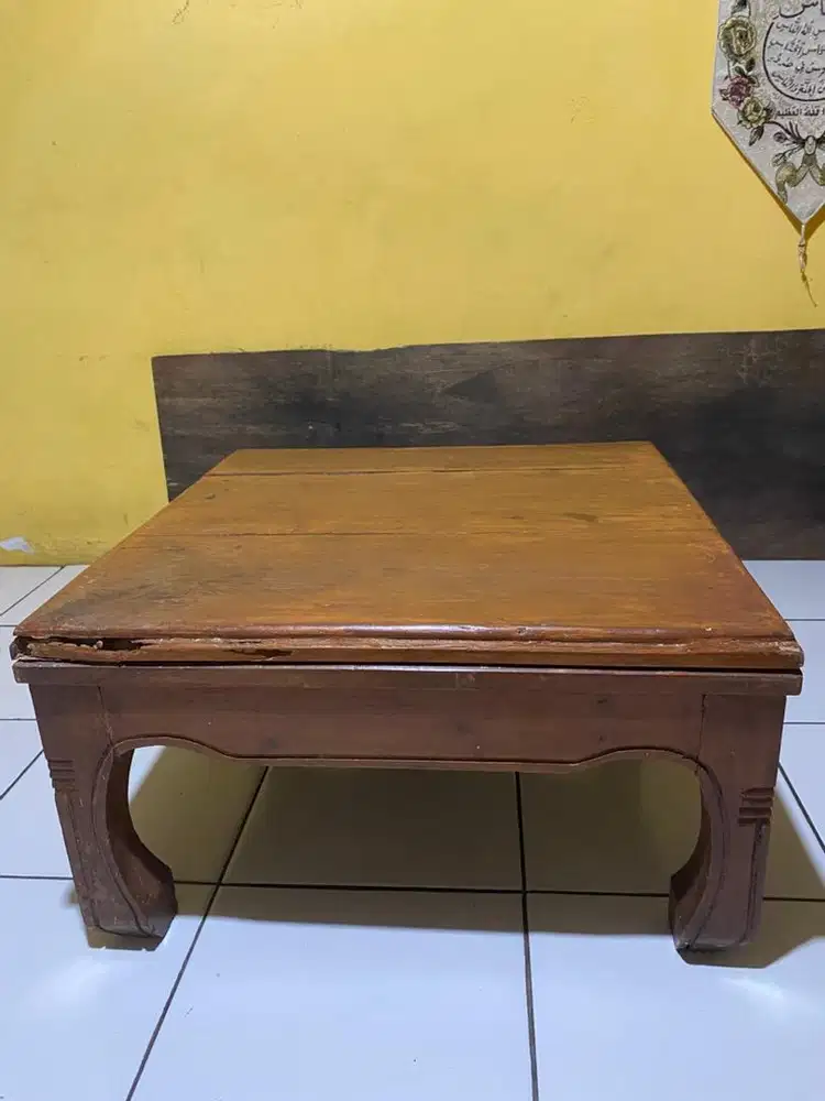 MEJA LESEHAN KAYU PRELOVED