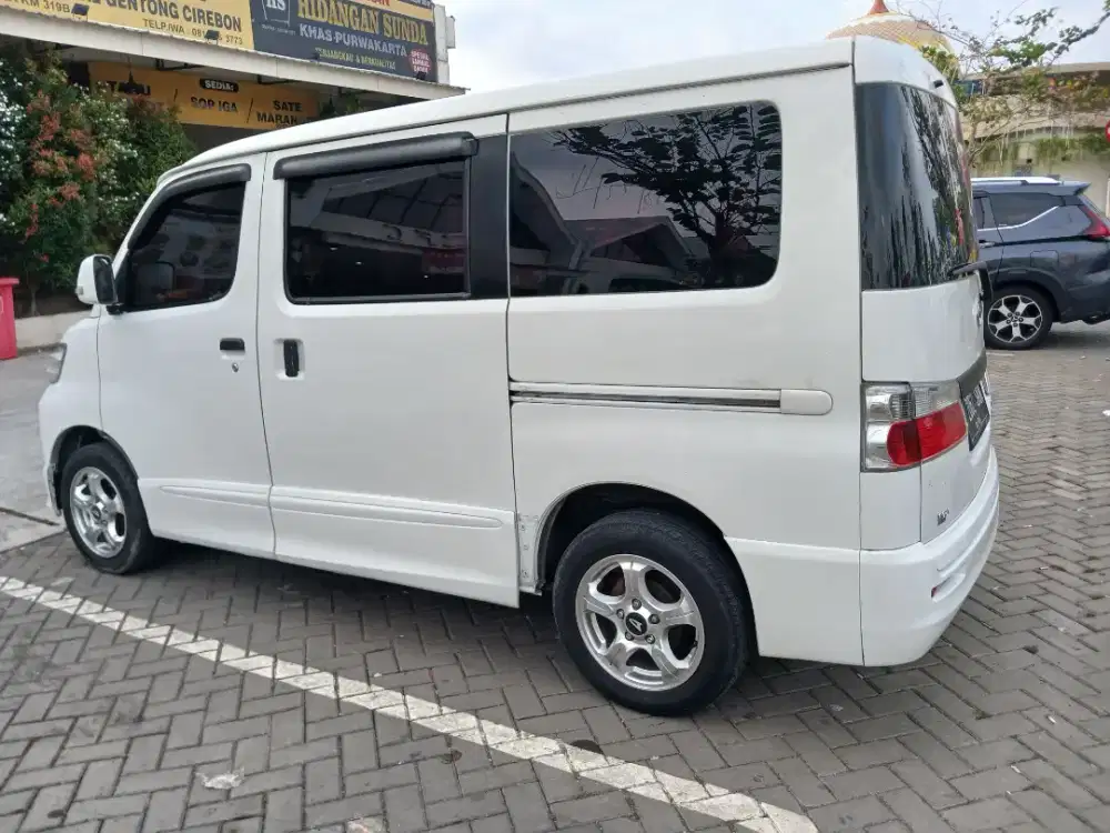 Luxio Daihatsu luxio