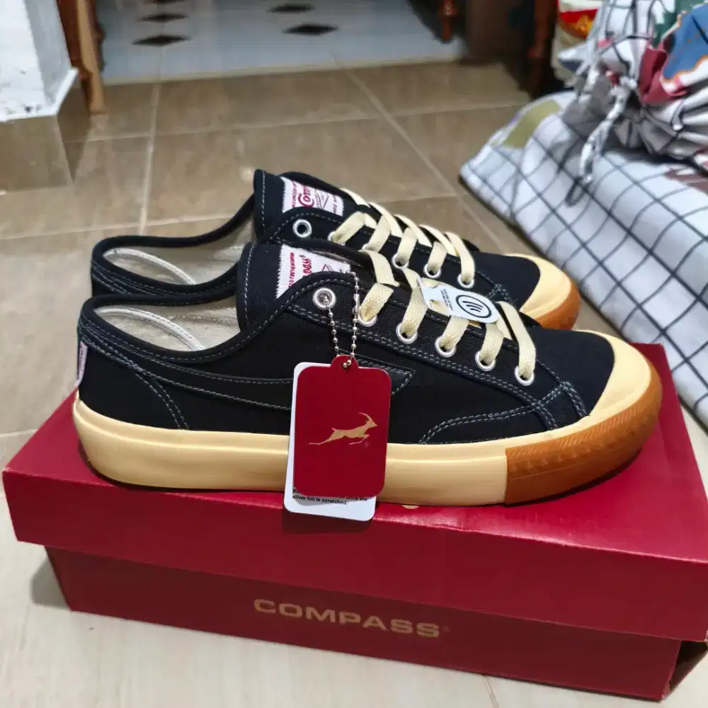 COMPASS GAZELLE BLACK GUM