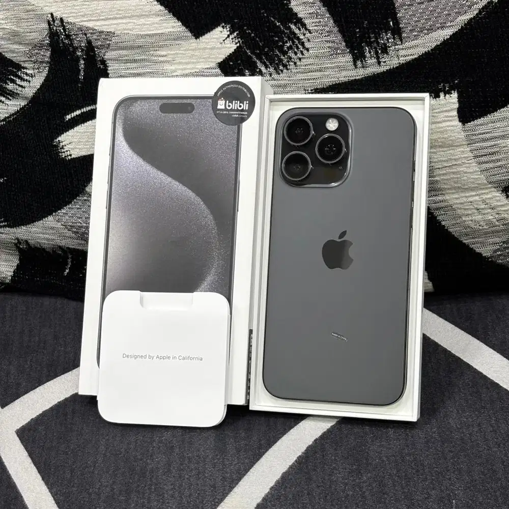 iPhone 15 Pro Max Black Titanium 256 GB iBox