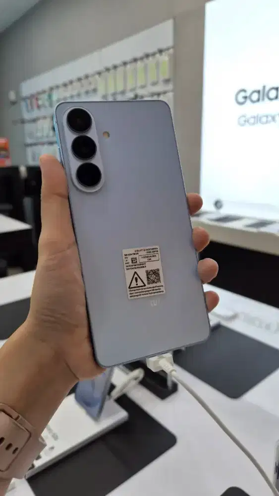 SAMSUNG S26 PLUS 12/512 FREE BUDS 4