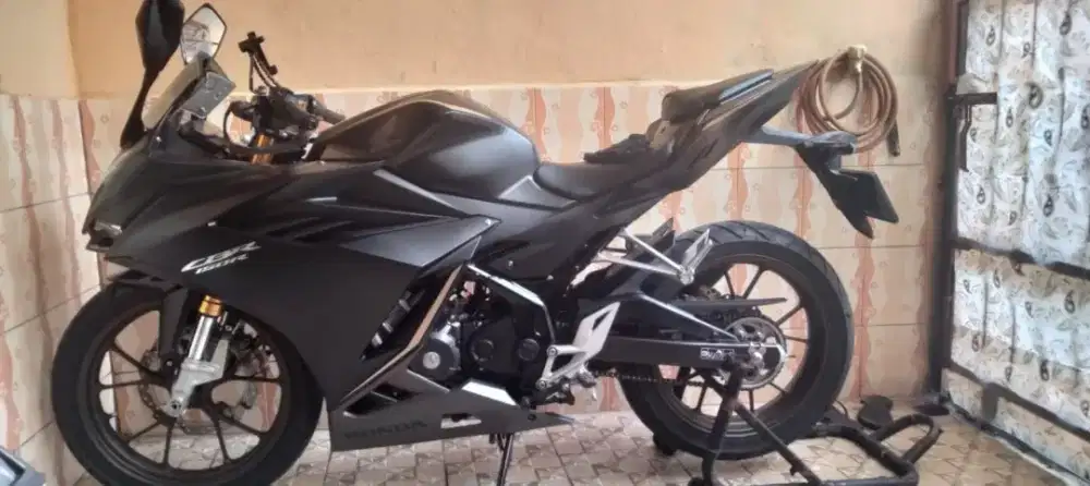Honda CBR 2022 mulus mesin rawatan surat lengkap