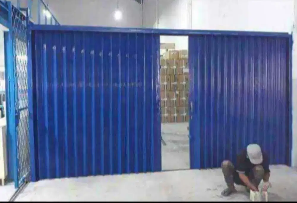 Folding gate dan rolling door reling tangga