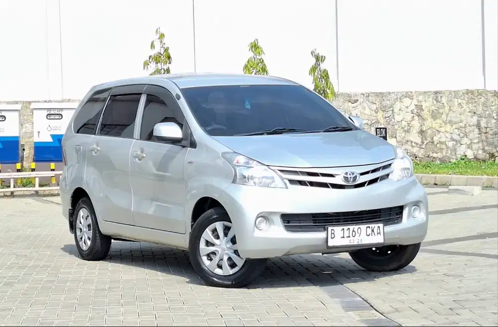 Toyota New Avanza E 1.3 AT 2013