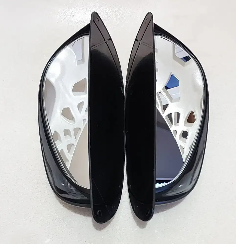 Spion blind spot tambahan spion mobil