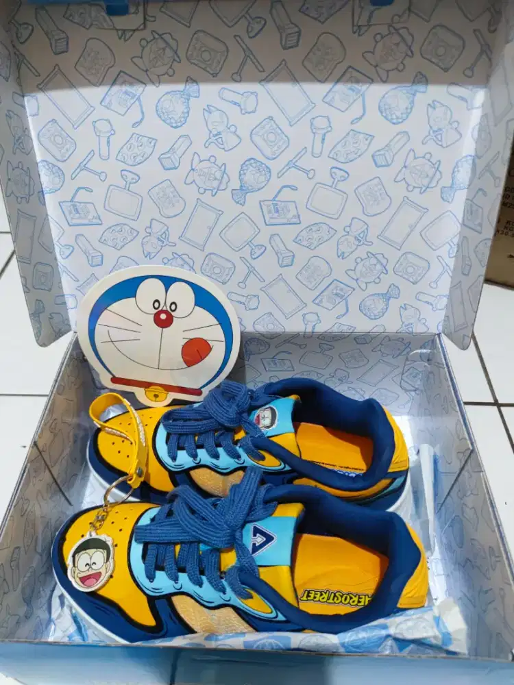Sepatu Aerostreet Nobita Doraemon