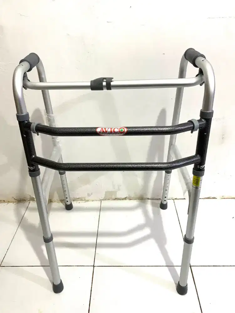 Tongkat Lansia Walker