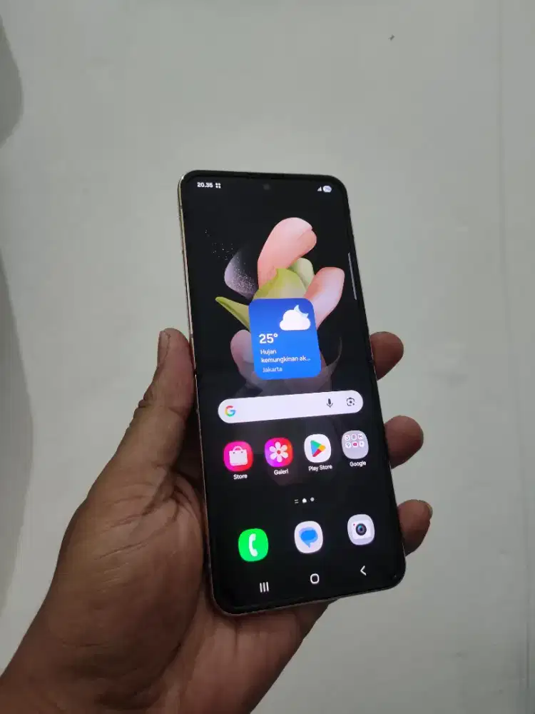 SAMSUNG Z FLIP 4 5G RAM 8/256GB

MULUS LIKE NEW