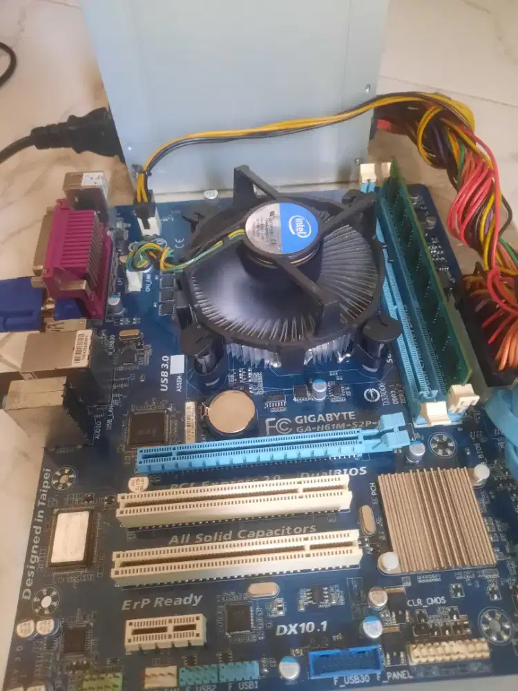 Mobo+Prosesor+Ram(Gigabayte-H61-i3-3240/Ram8gb)Jual BU Cepat COD24jm