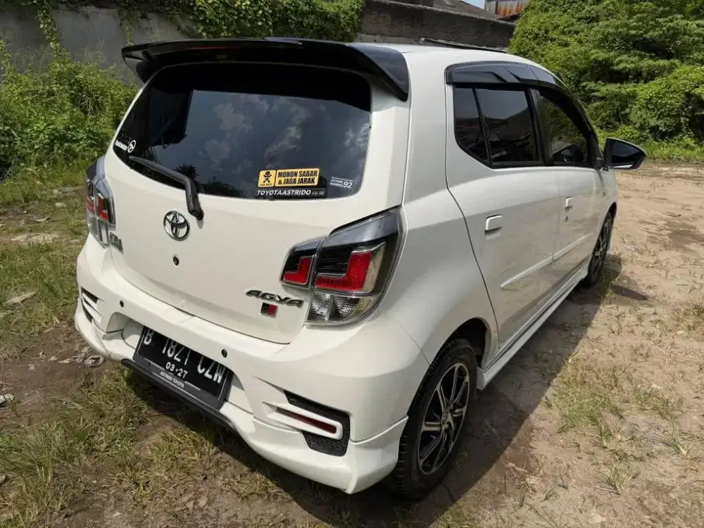 agya GR sport at 2022 putih km low