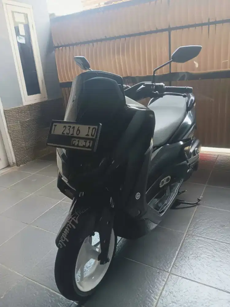 Dijual NEW NMAX warna hitam